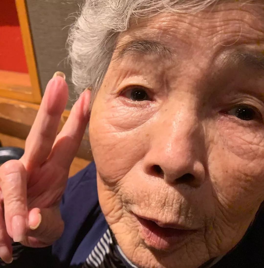 这位72岁学摄影的日本老奶奶,太硬核了!