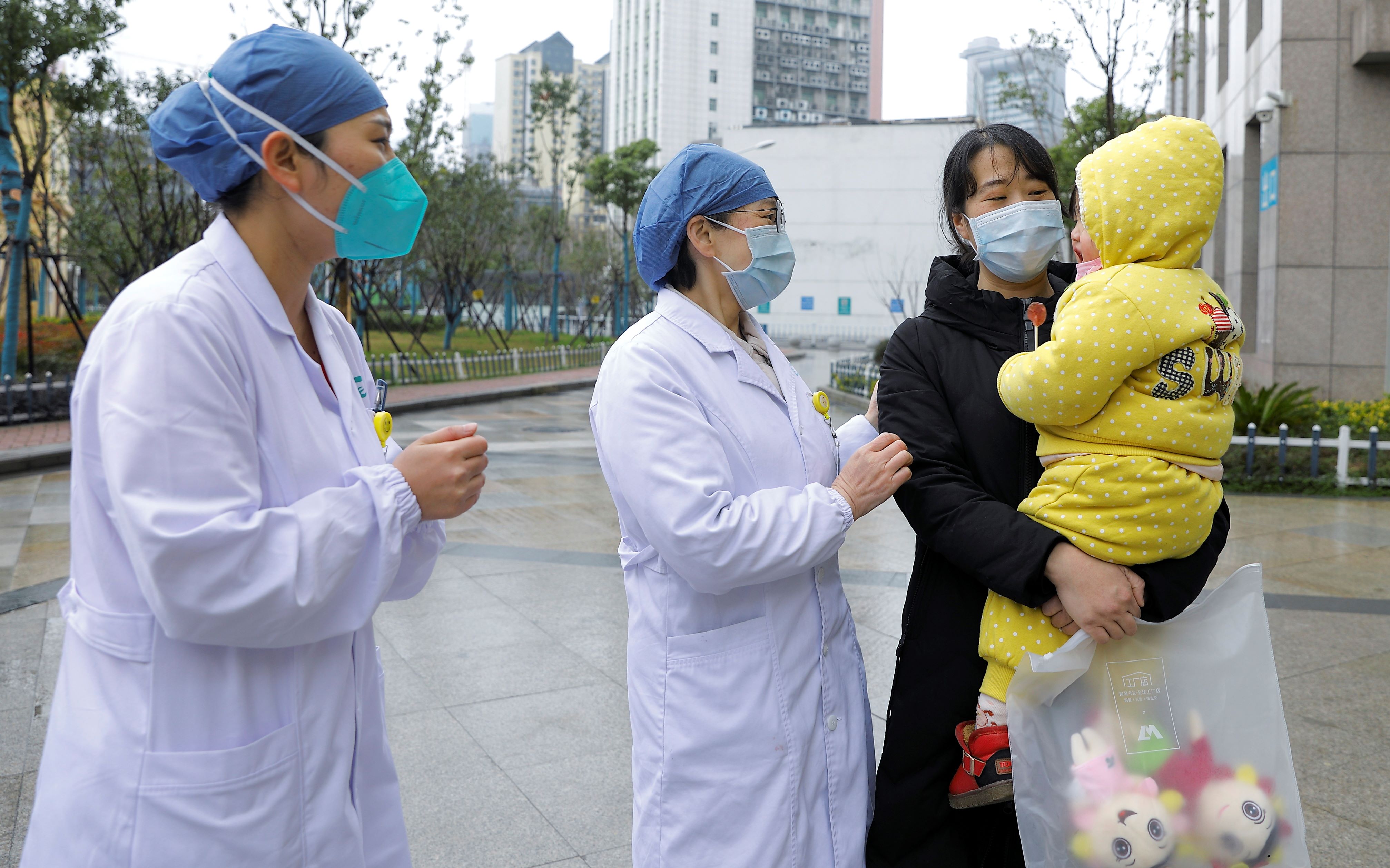 武汉新冠小女孩事件图片