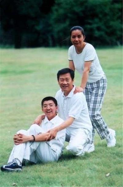 但是善解人意的王一舟却有一手"驯夫"的好本事.