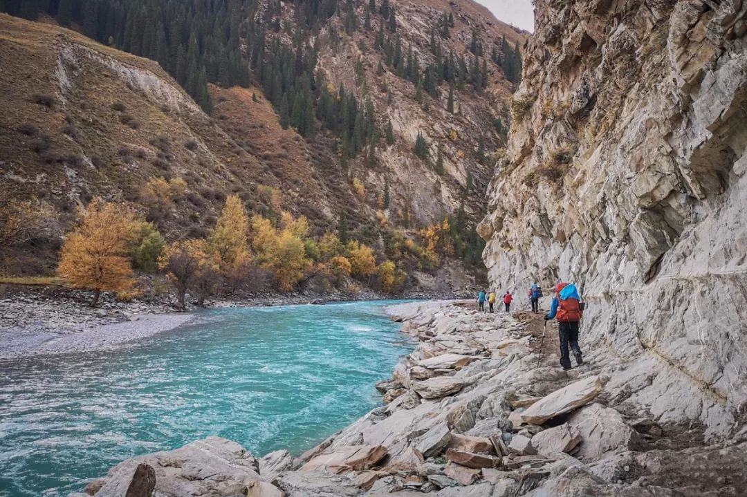 天堂下的跋涉丨801809丨徒步乌孙古道轻装版