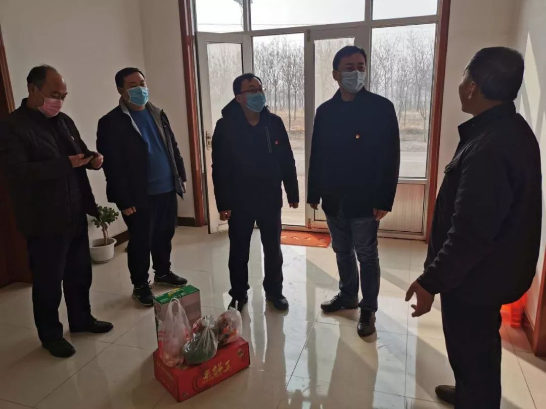 疫情无情人有情,元宵佳节暖人心--庆云镇党员干部开展走访慰问活动