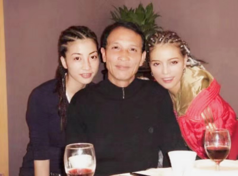 歌手艺人张羽希过年前父亲仙游 望研发解救癌症病患药物_爸爸