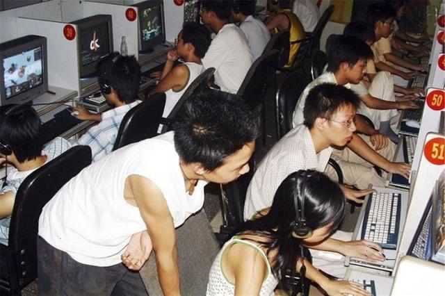 老照片:追忆当年80后专属的网吧,包厢里面的精彩超乎你想象_网费