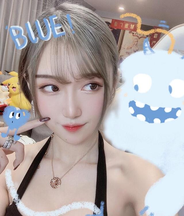 当然还有一种可能,那就是腐团儿并不知道右手中指戴