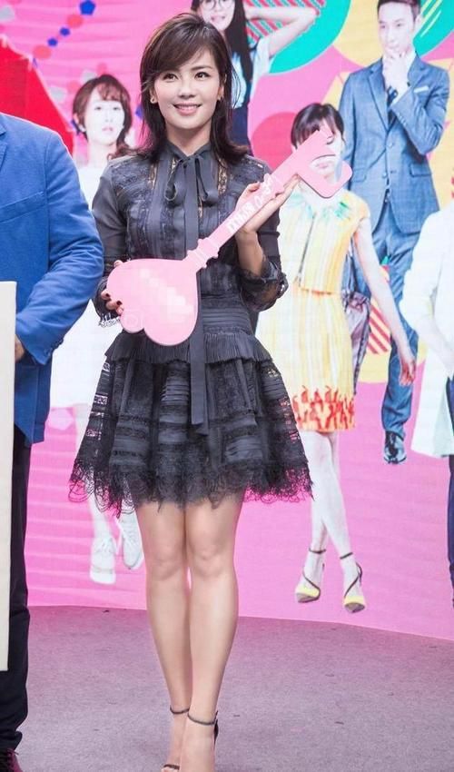 国民媳妇刘涛够接地气素颜简装现身菜市场一点架子都没有