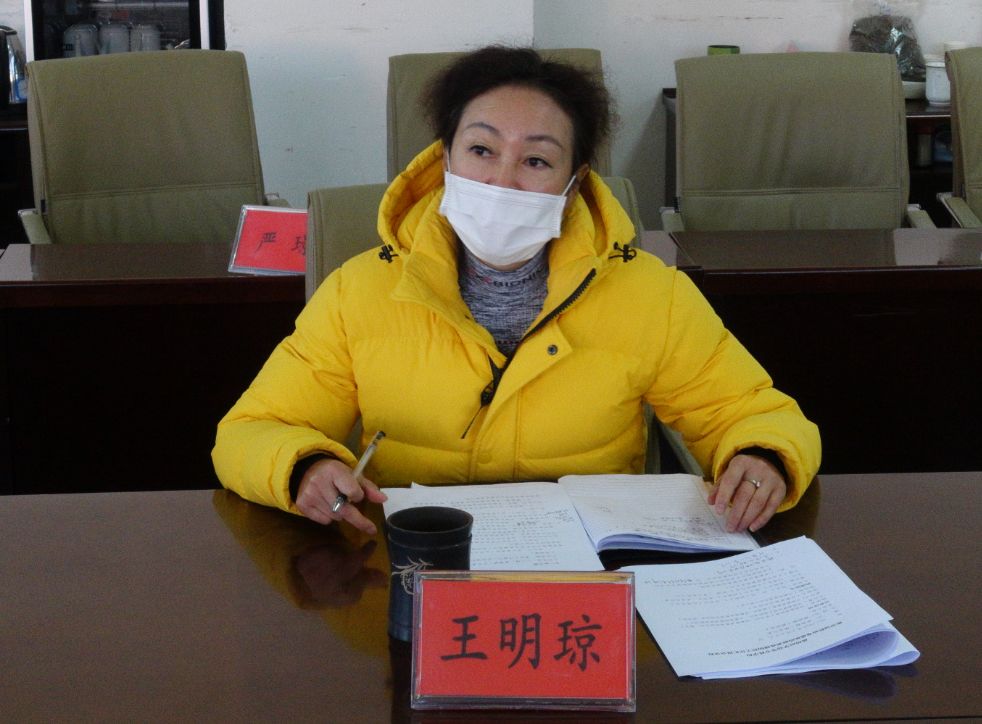 王明琼校长对我校下一步疫情防控工作进行了重点部署:一是落实曲靖市