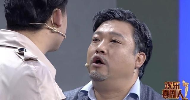 在如今中国新生代的小品演员中,贾冰毫无疑问是一颗闪耀的星星.