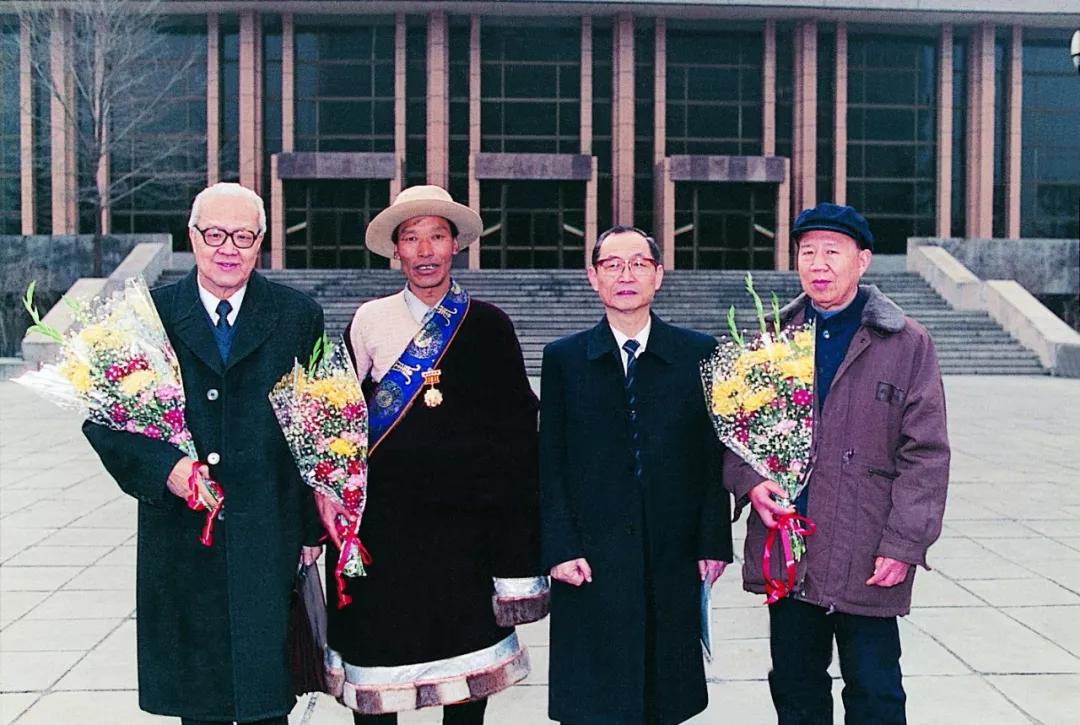 郭维淮白求恩奖章闪金光