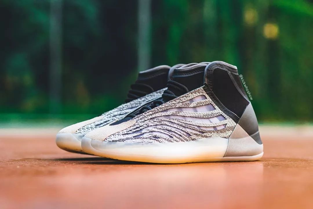 突袭蹲点:https://yeezysupply.