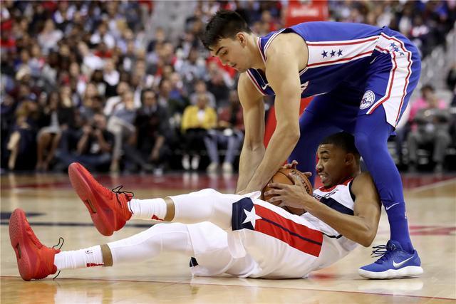 他曾场均2分,三分命中率19%,现三分比库里准,签亿元肥约!_奥托波特