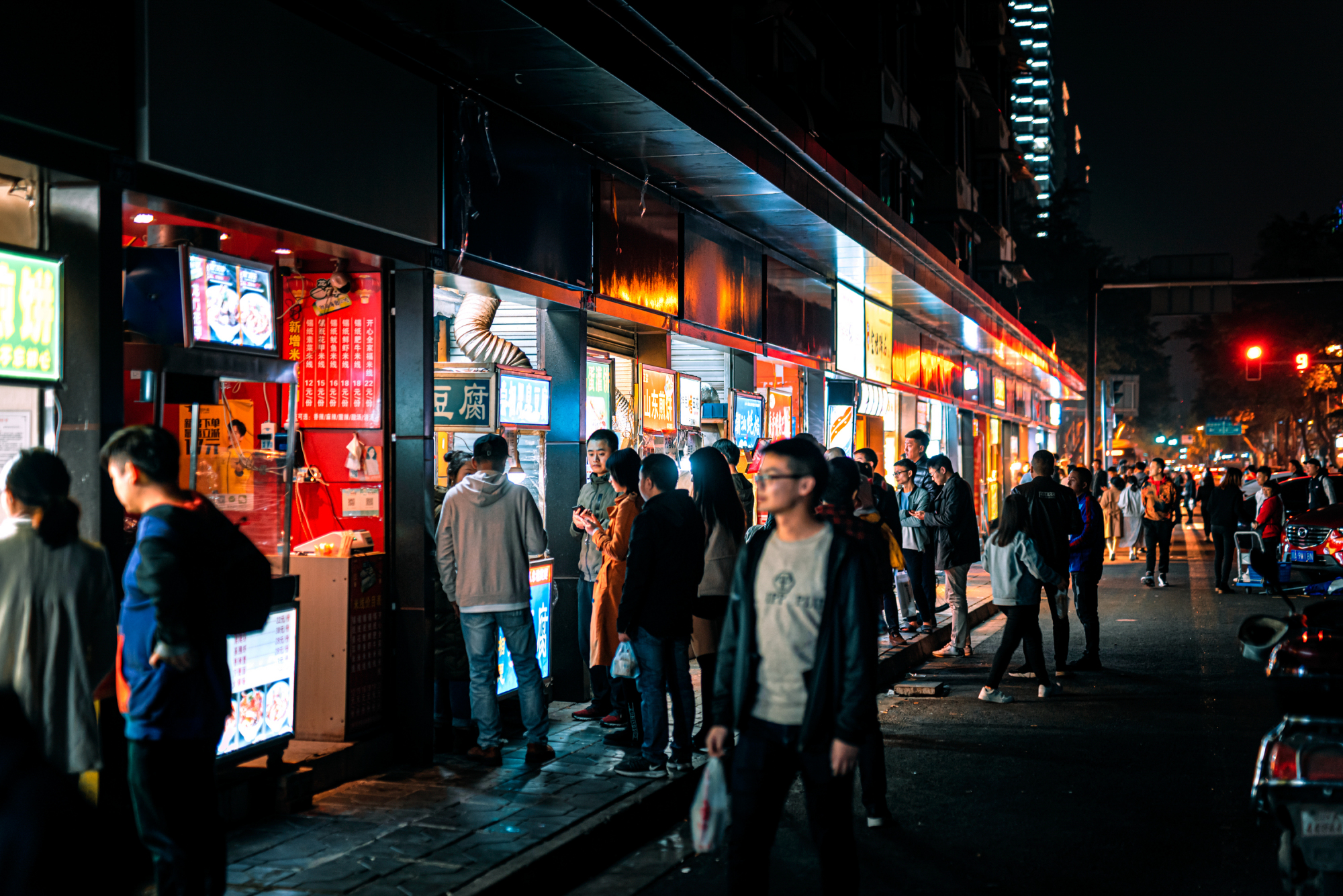 成都人气很旺的一条美食街,本地人天天排队,游客却不知道在哪