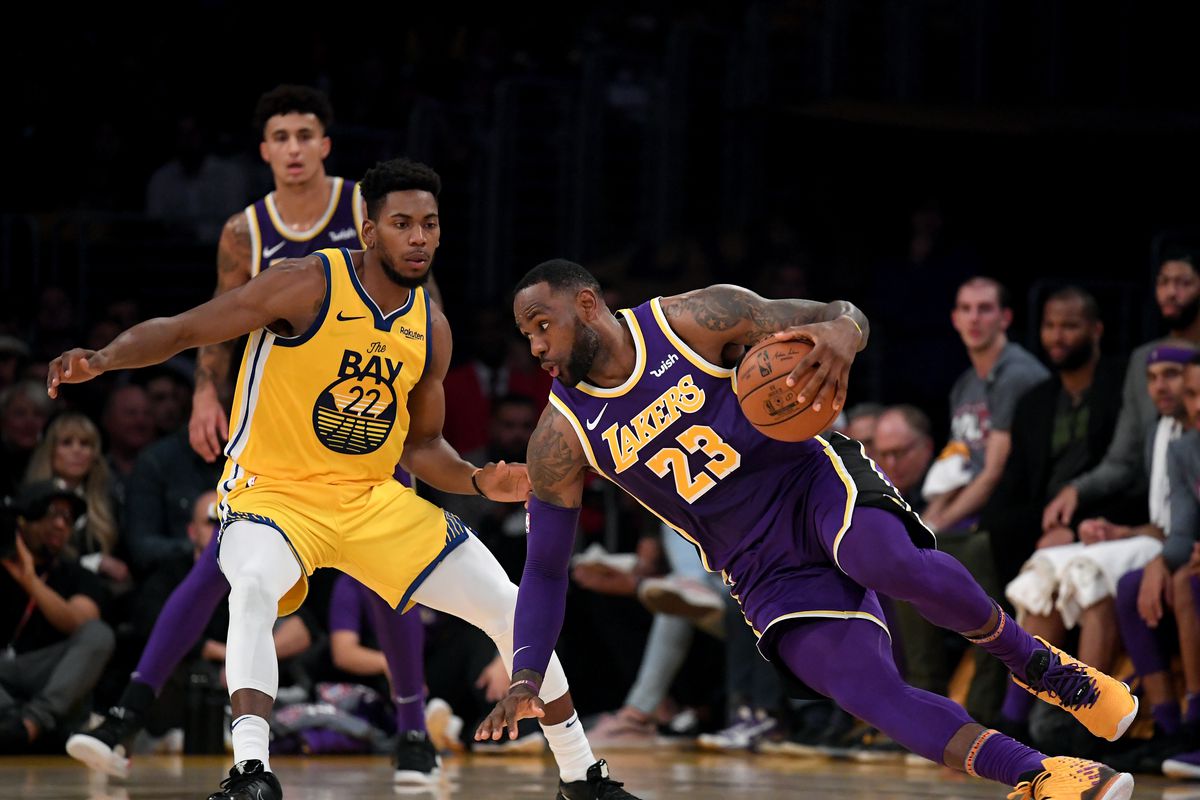 原创湖勇大战霍华德158库兹马225湖人或在客场双杀勇士