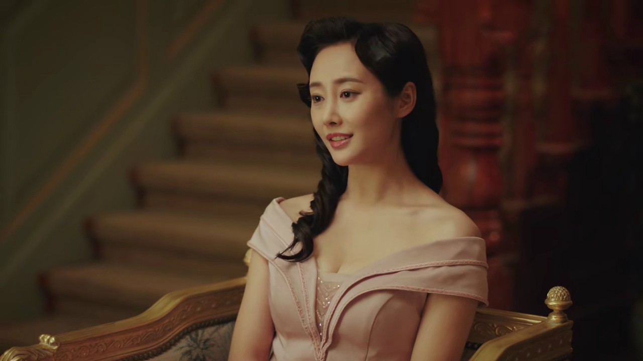 在东交民巷小洋楼,铁林,关宝慧和柳如丝,冯青波吃饭,有过一段身份的