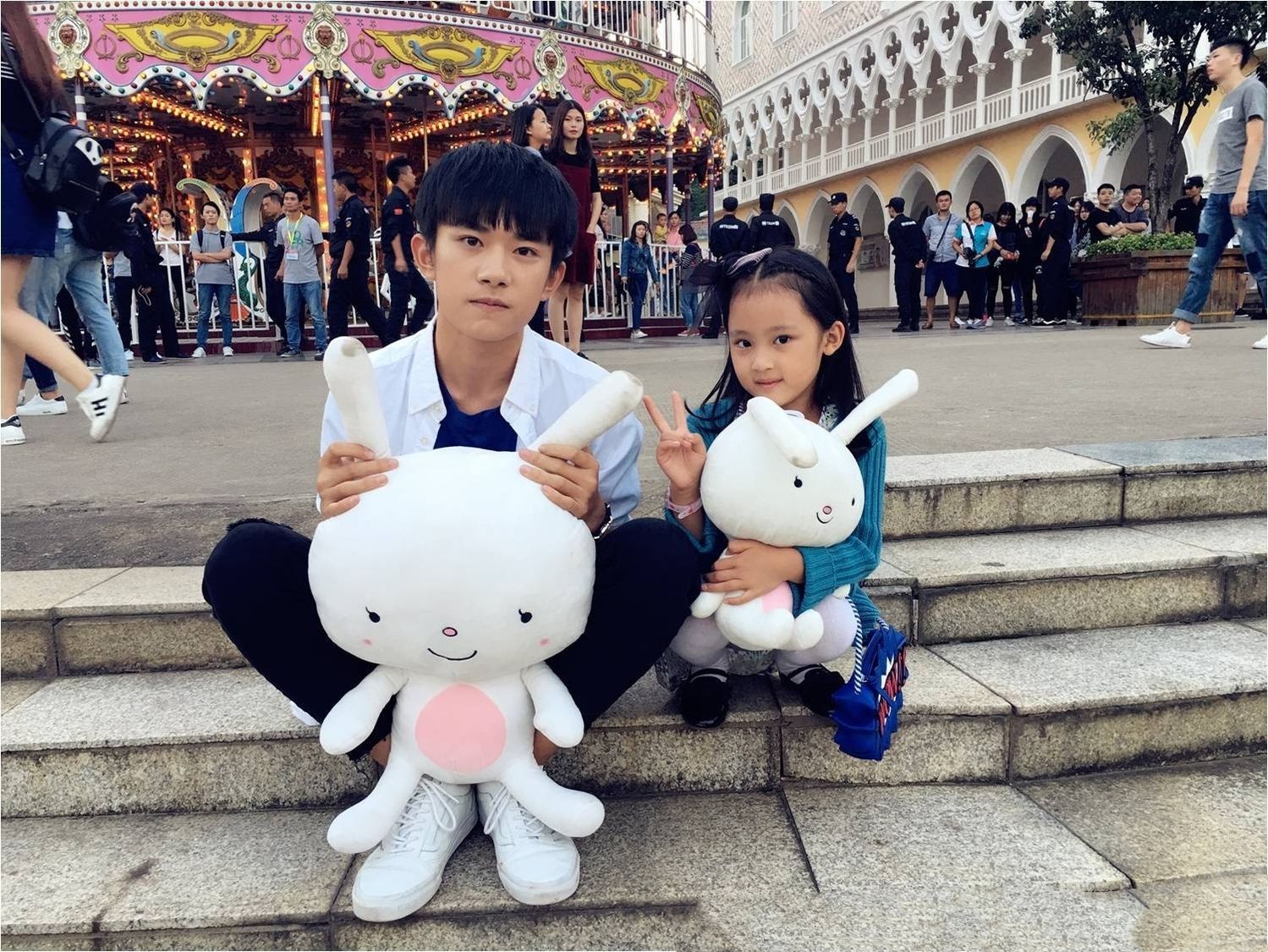 考古易烊千玺剧组拍照合集尹柯世界第一可呀