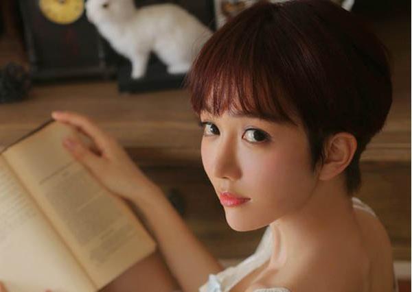 原创宋丹丹想收朱雨辰前女友为儿媳妇后认干女儿她究竟有何魅力