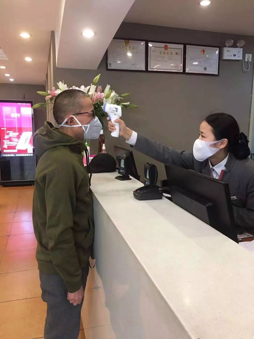 疫情阴影下的本土酒店集团选择这样做