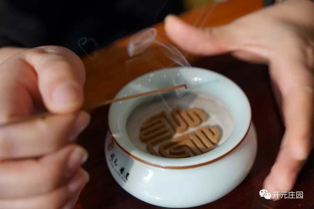 元宵佳节燃香祈福