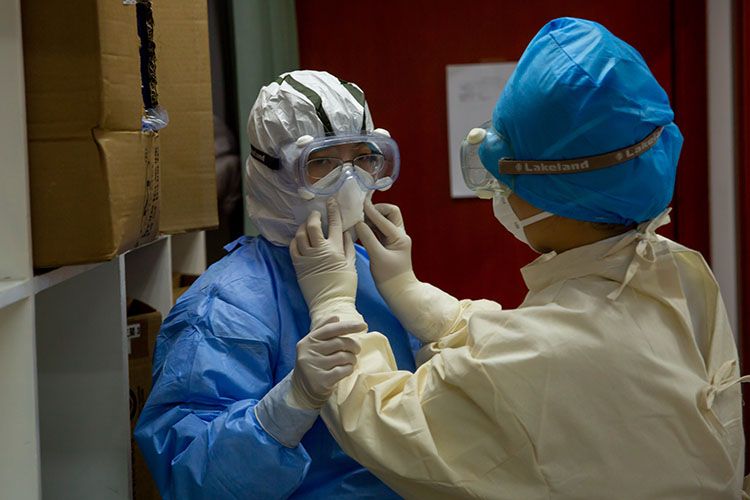 从非典到新冠肺炎感染科护士长李颖的抗疫之路