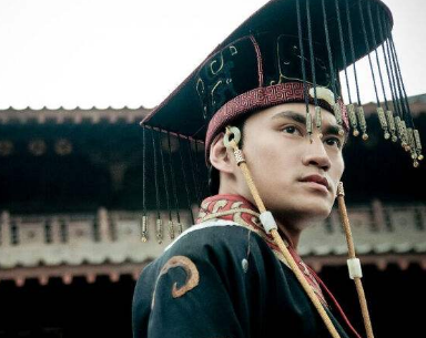 这位传奇的皇帝可能是穿越者推行新政还发明游标卡尺