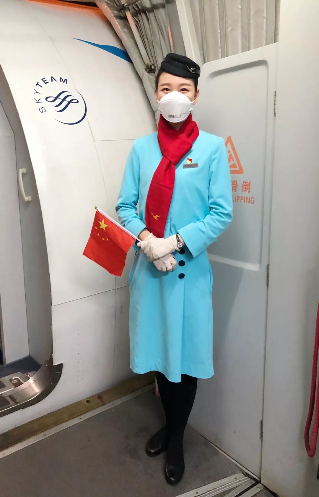 哽咽空姐张译丹:没有一个春天不会到来