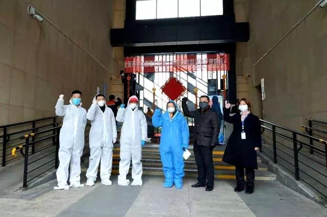 扩散福星人有大爱谭奇材爱心募集超1000套防护服支援一线