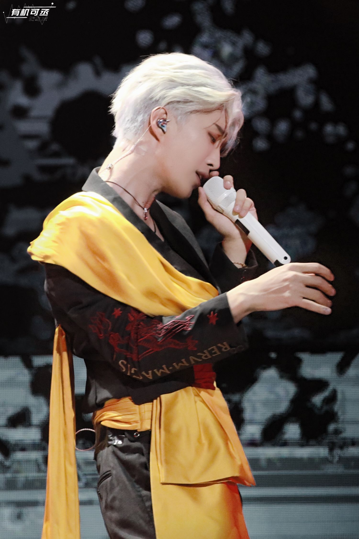 (图/有机可丞·范丞丞 文/ryomania)下载「爱豆app」 了解偶像的最新