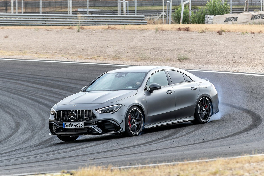 新车纯粹的乐趣梅赛德斯奔驰cla45samg4matic