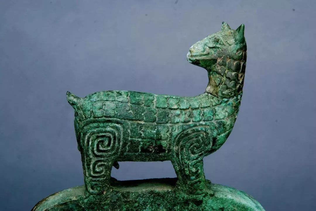 云观江博瑰宝④商代鹿耳四足青铜 