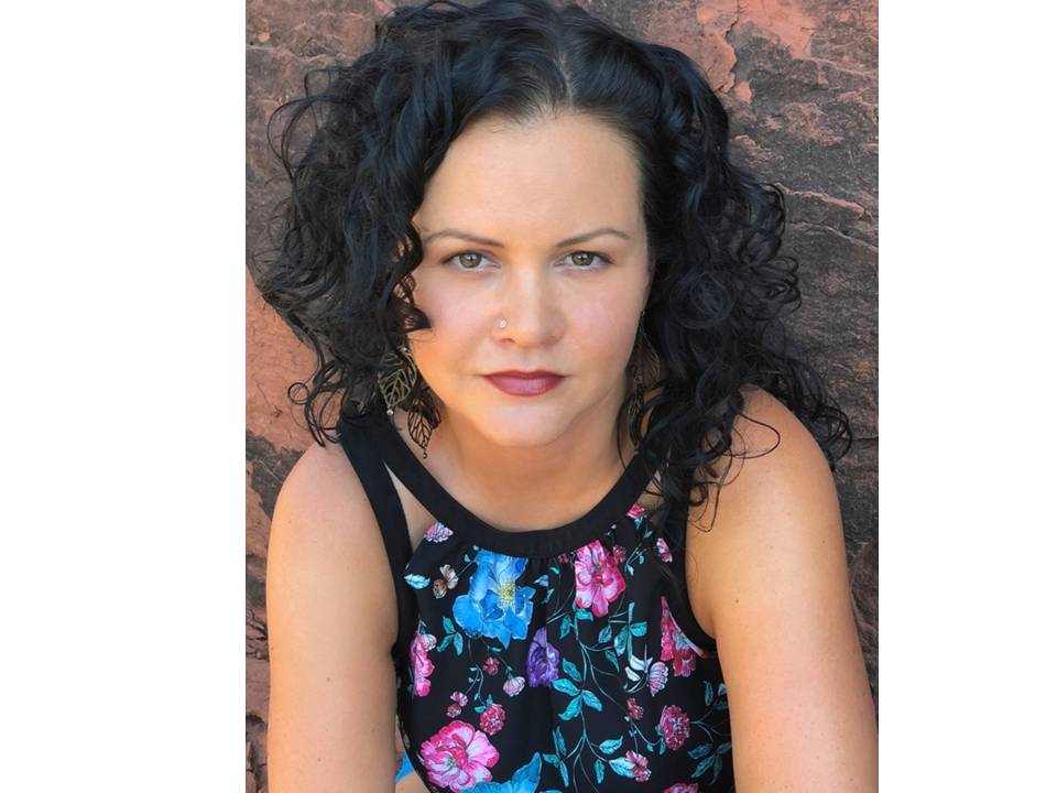 白人作家对墨西哥非法移民的刻板描写引发争议