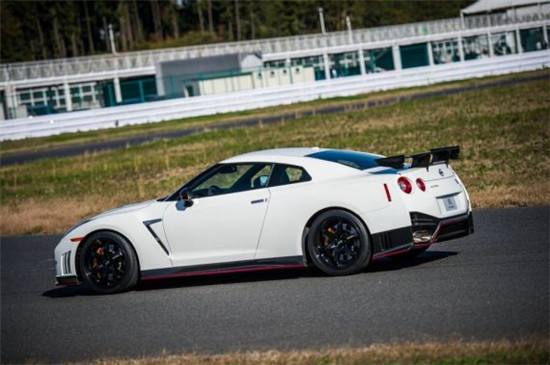 日产恶魔淑女归来fairlady400z玩转潮流复古范