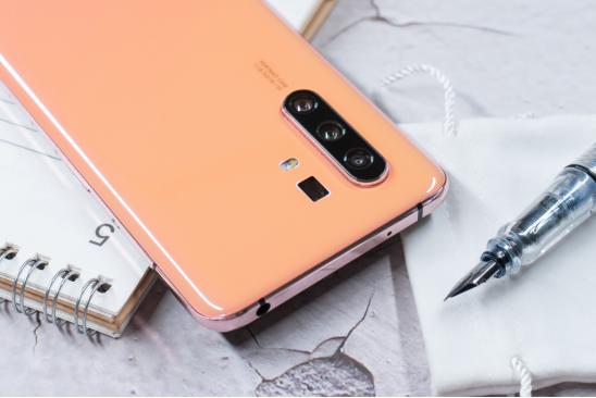 vivox30pro绯云配色图赏外观柔和高贵强大四摄更香