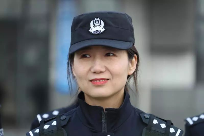 巾帼战疫一名女督察的疫天素描