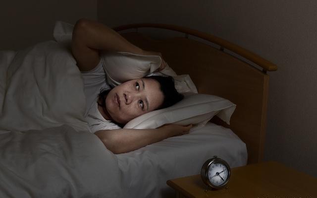 经常在凌晨34点醒来之后就很难再睡着或许是4种病在作怪