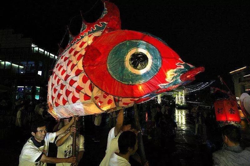 愿你无恙我安好我们来年再嬉汪满田渔灯吧