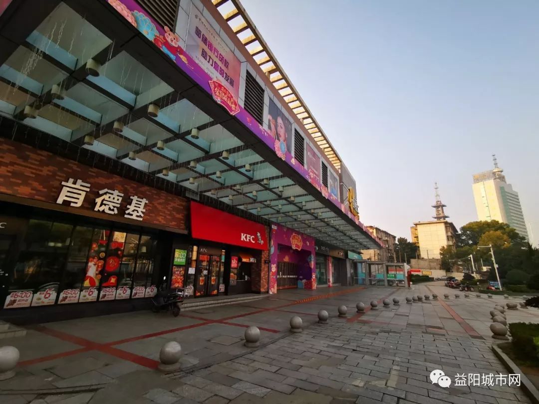 天天排队的小吃金山角也都暂停营业了刚开业不久,热闹非凡的的海洋城