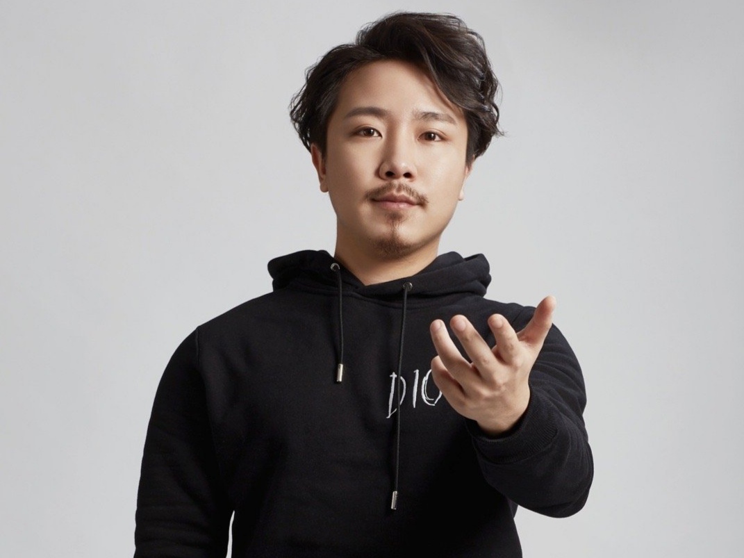 虎牙主播大锤哥真男人履行承诺剃光头粉丝又矮了三厘米