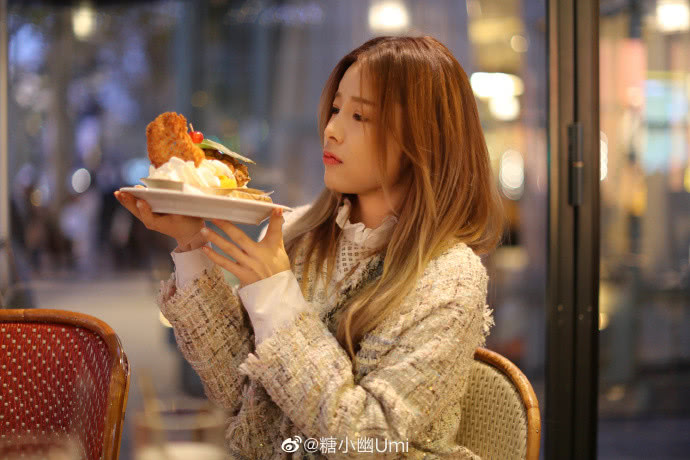 被人嘲讽卑微,糖小幽发文回应:并没有围着doinb转,我有自己的生活!