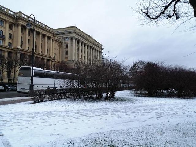 聖彼得堡的雪中街景還有懷舊的有軌電車俄羅斯遊6