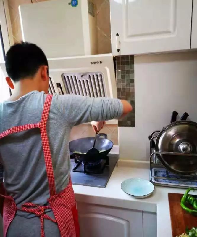 防控疫情自主成长家务劳动干起来