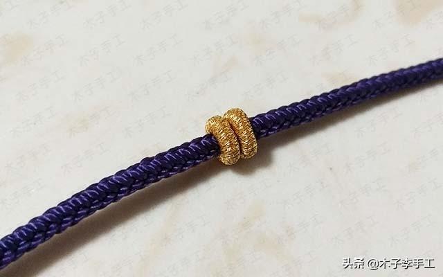 疫情期间不出门我为国家省口罩还是待在家里编绳子吧