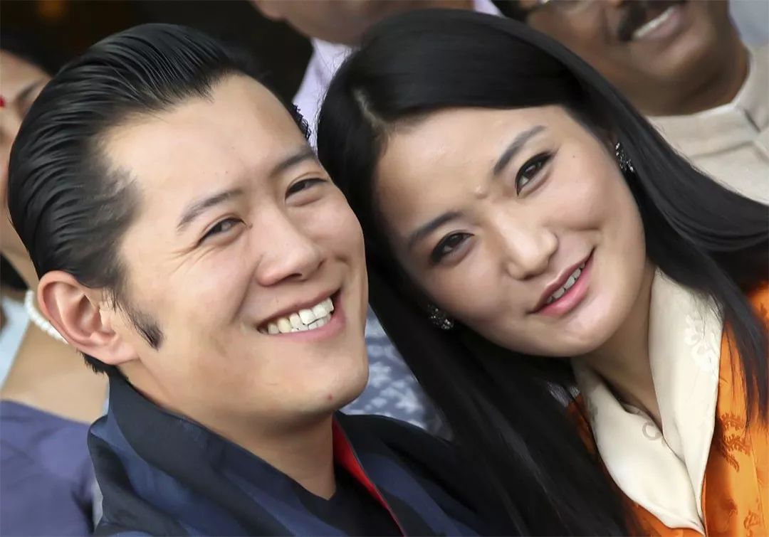 不丹国王初恋女友有个性!分手后在博客上公布与他亲昵照,好尴尬