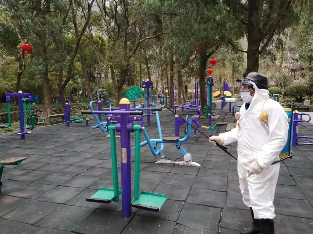 最后,献上我中心干部职工章子清创作的戏曲,送给所有防疫战线上