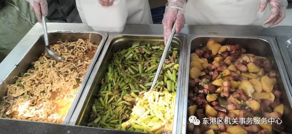 我们立即组建了机关大院工作联络群,下通知要求各单位派专人负责每日