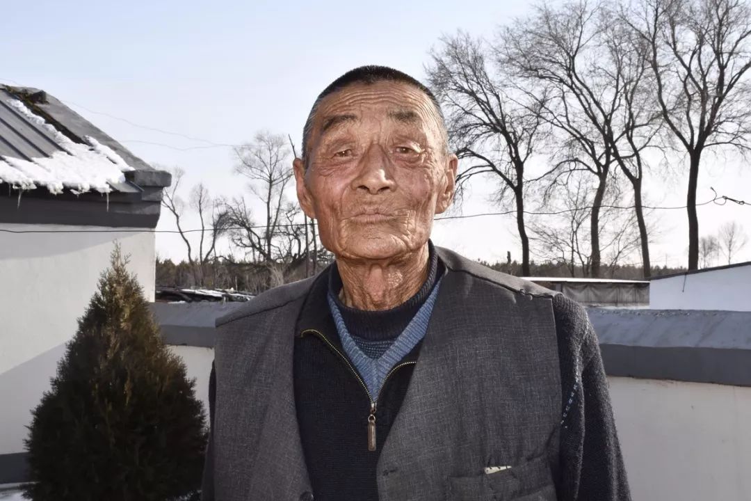 摄影师牙疼老爷爷亲人永远是我心中要守护的东西