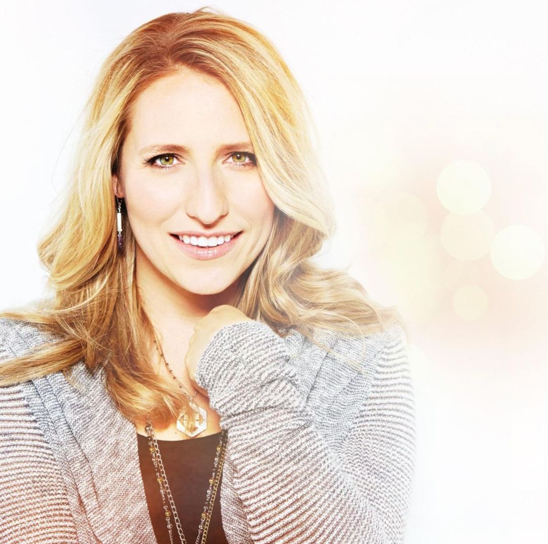 格莱美获奖歌曲blessings我们祈求祝福也祈祷平安女女