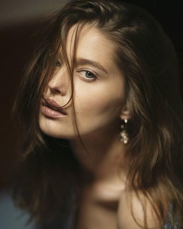 匈牙利正妹模特超养眼nomihu溢出屏幕的腹欲图集