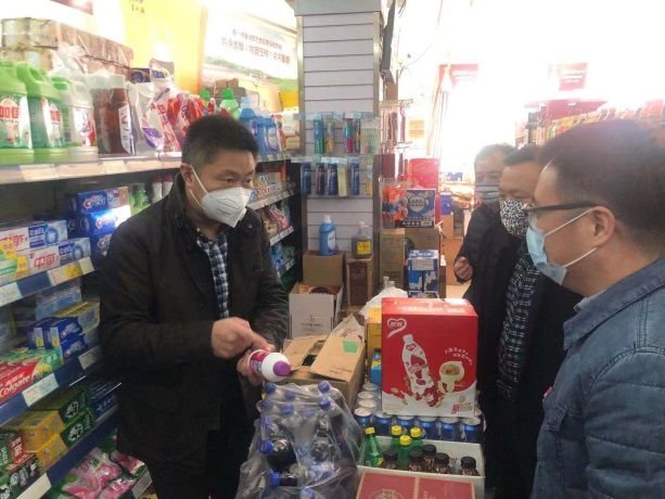 【检查指导江宁区岗山超市】【赠送防疫物资】