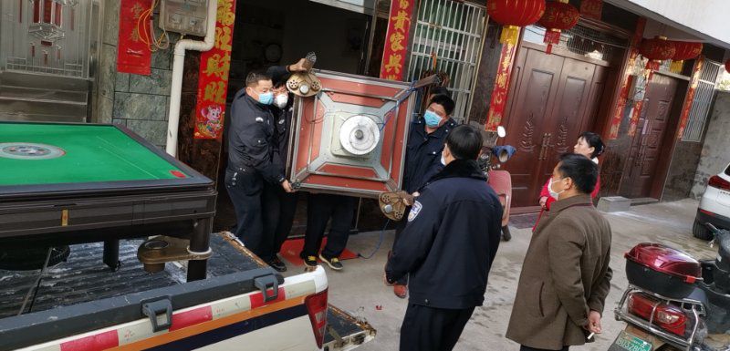 疫情防控期间,锦江镇派出所呼吁广大群众严格遵守余江区疫情指挥部