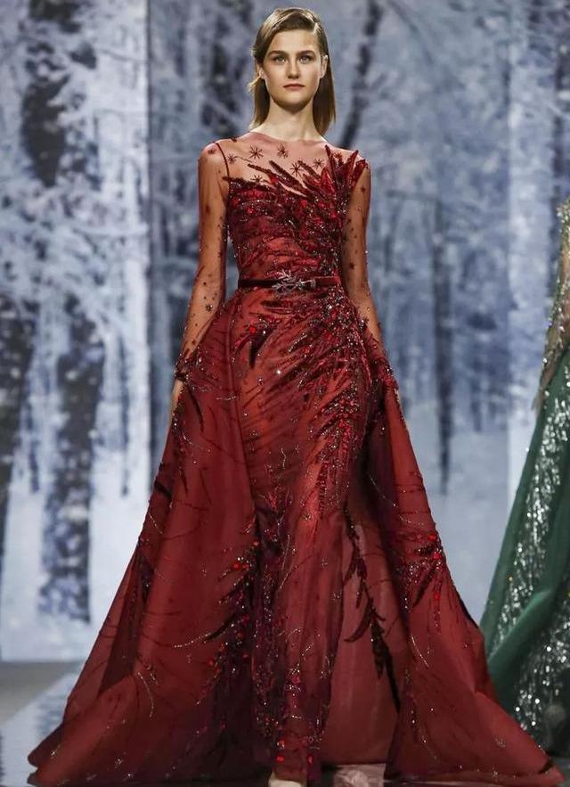 高贵奢华的珠绣礼服高定不愧为高定珠绣服装的华丽感不容小觑