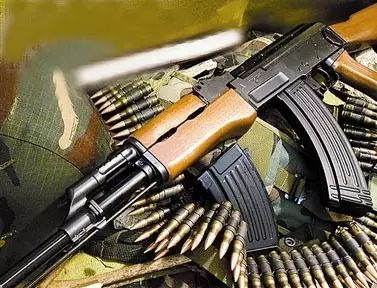 【军事阅读】ak-47:一把枪,一个符号和一段传奇 ——读《步枪之王ak